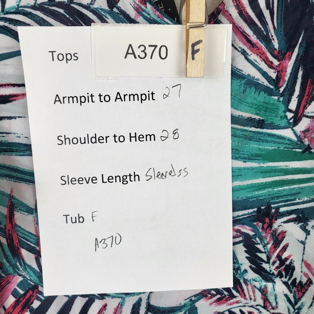 Lane Bryant Tropical Leaf Print Cold Shoulder V Neck Sleeveless Top Plus Size 20 - Picture 6 of 6